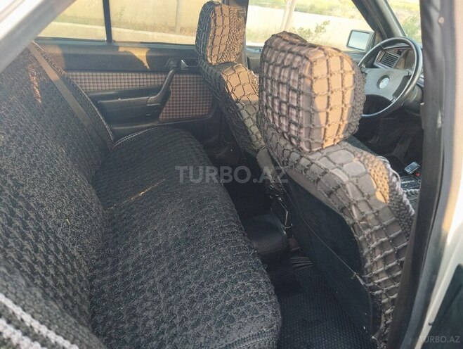 Mercedes 190 1992, 258,000 km - 2.0 l - Salyan