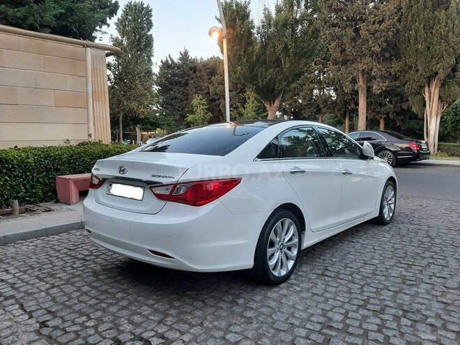 Hyundai Sonata-4