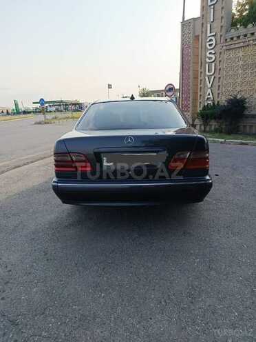Mercedes E 220 d 1999, 326,235 km - 2.2 l - Biləsuvar