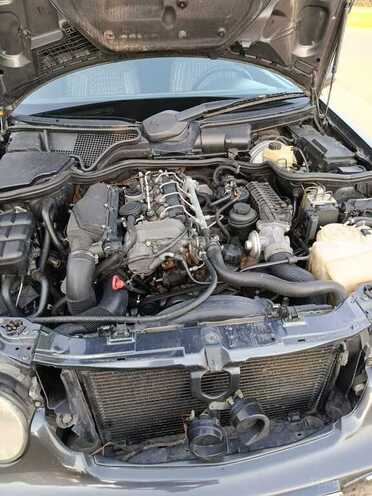 Mercedes E 220 d 1999, 326,235 km - 2.2 l - Biləsuvar