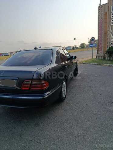 Mercedes E 220 d 1999, 326,235 km - 2.2 l - Biləsuvar