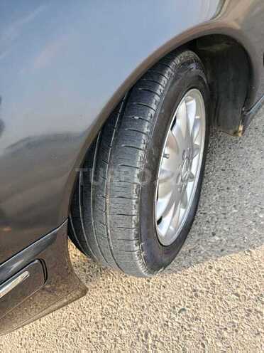 Mercedes E 220 d 1999, 326,235 km - 2.2 l - Biləsuvar