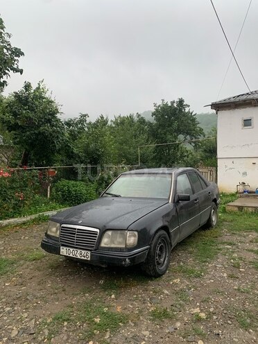 Mercedes E 220 1994, 195,888 km - 2.2 л - Quba