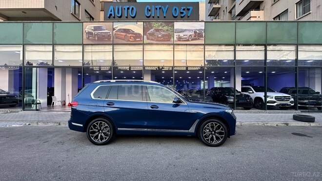 BMW X7-6