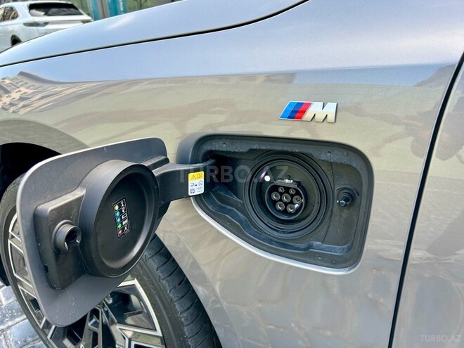 BMW i5 2024, 4,800 km - 0.0 l - Bakı