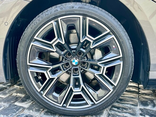 BMW i5 2024, 4,800 km - 0.0 l - Bakı