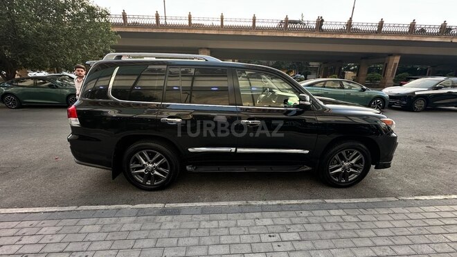 Lexus LX 570-4