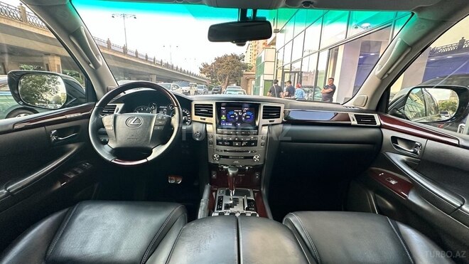 Lexus LX 570-9