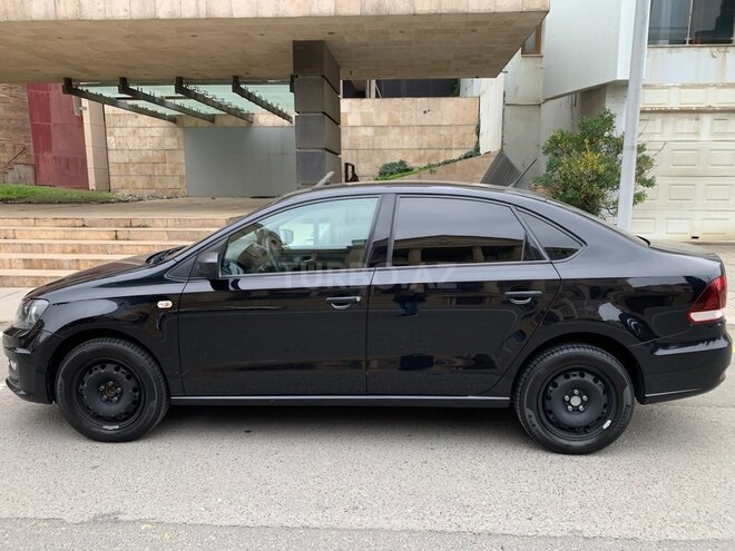 Volkswagen Polo 2018, 124,000 km - 1.6 l - Bakı