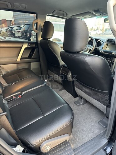 Toyota Land Cruiser Prado-13