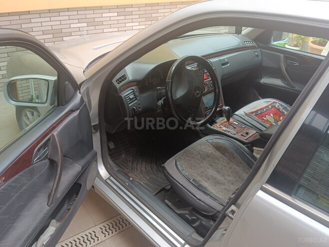 Mercedes E 220 d 2000, 500,000 km - 2.2 л - Bakı