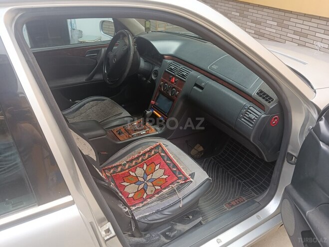 Mercedes E 220 d 2000, 500,000 km - 2.2 л - Bakı