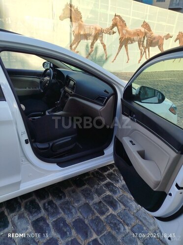 Hyundai Elantra 2018, 154,000 km - 2.0 l - Bakı