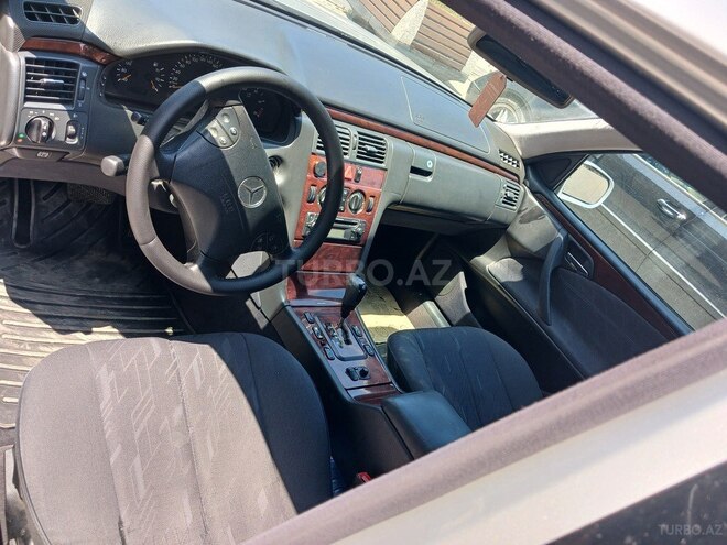 Mercedes E 200 d 2001, 430,000 km - 2.2 л - Sumqayıt