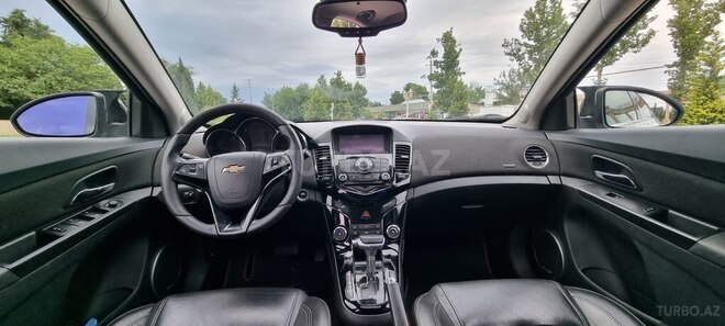 Chevrolet Cruze-12