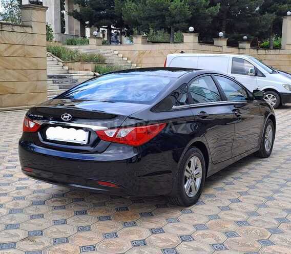 Hyundai Sonata-8