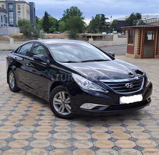 Hyundai Sonata-2
