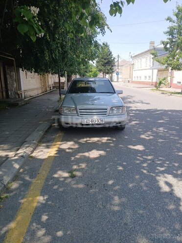 Mercedes C 220 1993, 478,934 km - 2.2 l - Quba