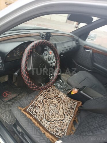 Mercedes C 220 1993, 478,934 km - 2.2 l - Quba