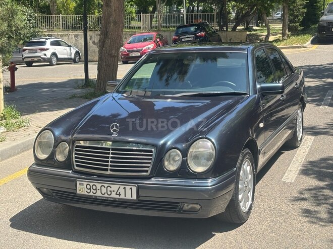 Mercedes E 240 1997, 318,000 km - 2.4 l - Bakı