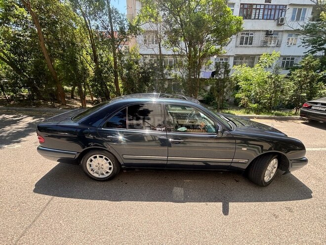 Mercedes E 240 1997, 318,000 km - 2.4 l - Bakı