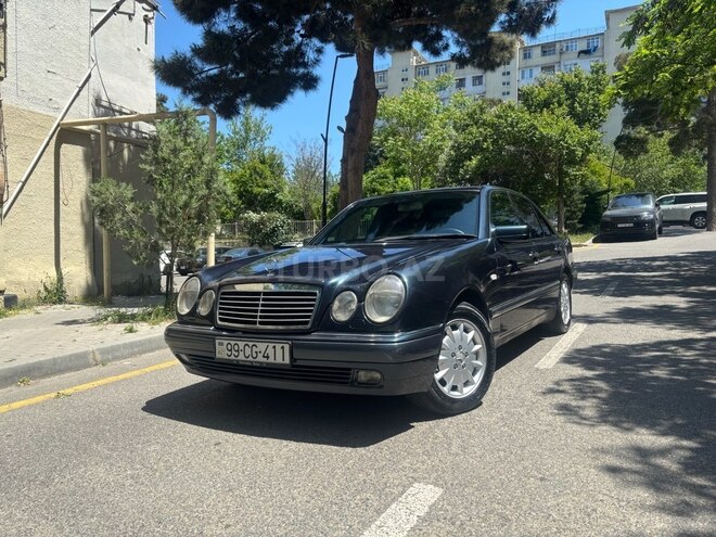 Mercedes E 240 1997, 318,000 km - 2.4 l - Bakı