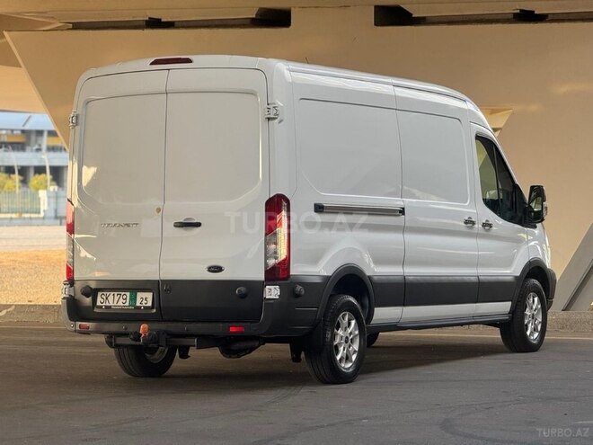 Ford Transit-8