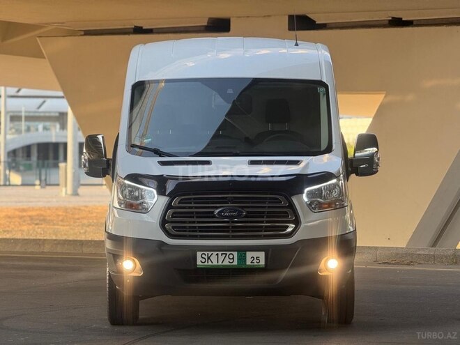 Ford Transit-7