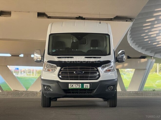 Ford Transit-12