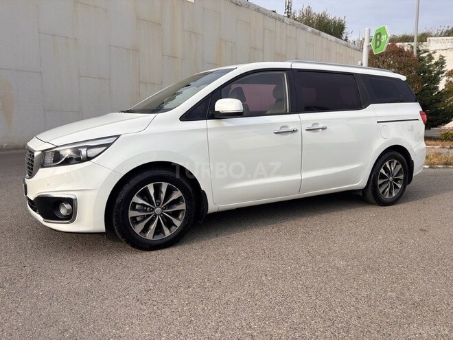 Kia Carnival-4