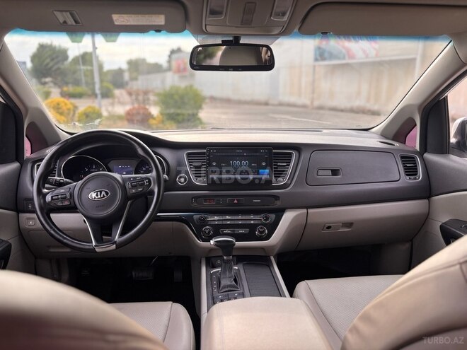Kia Carnival-7