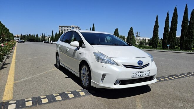 Toyota Prius V 2012, 265,542 km - 1.8 l - Gəncə