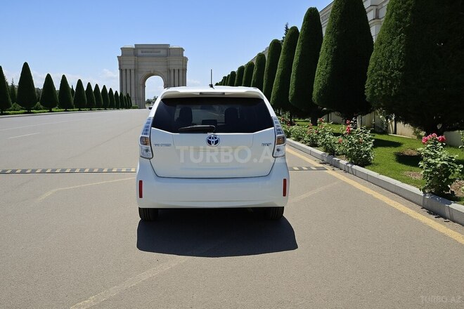 Toyota Prius V 2012, 265,542 km - 1.8 l - Gəncə
