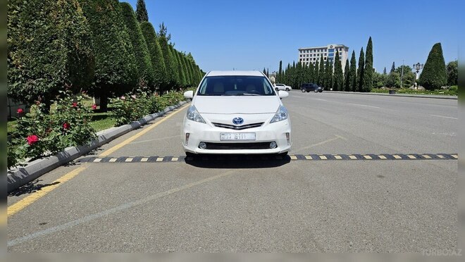 Toyota Prius V 2012, 265,542 km - 1.8 l - Gəncə