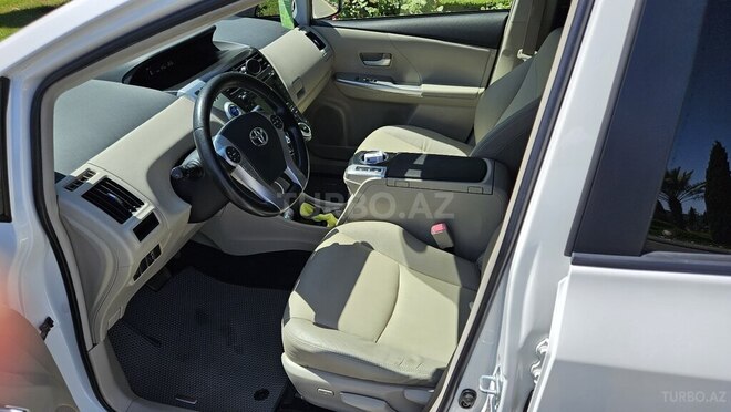Toyota Prius V 2012, 265,542 km - 1.8 l - Gəncə