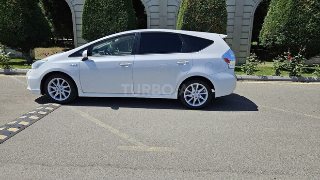 Toyota Prius V 2012, 265,542 km - 1.8 l - Gəncə