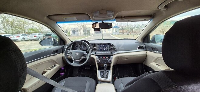 Hyundai Elantra 2017, 196,697 km - 2.0 l - Qazax