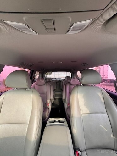 Kia Carnival-14
