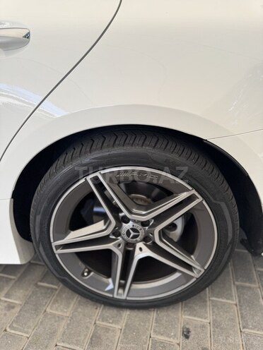 Mercedes CLS 300-10