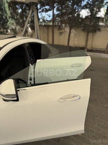 Mercedes CLS 300-12