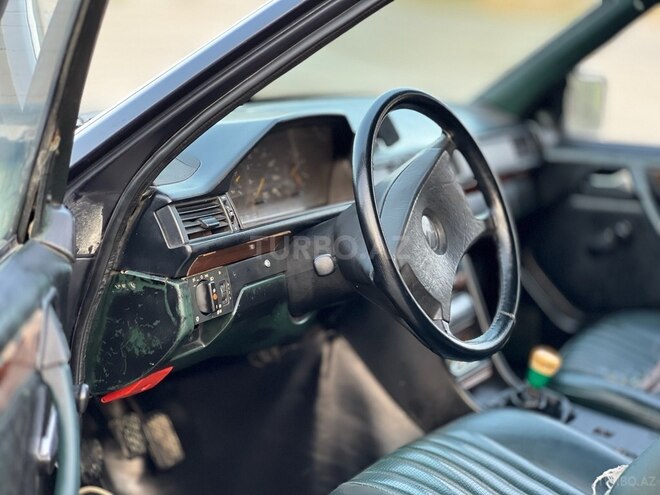 Mercedes E 250 1991, 258,741 km - 2.5 l - Sumqayıt