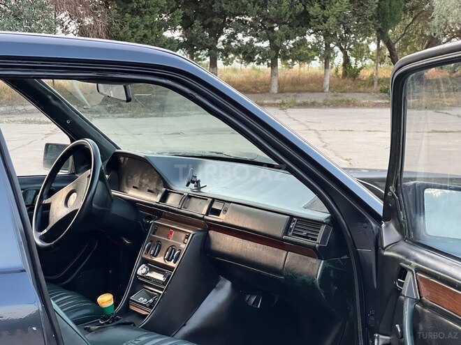 Mercedes E 250 1991, 258,741 km - 2.5 l - Sumqayıt