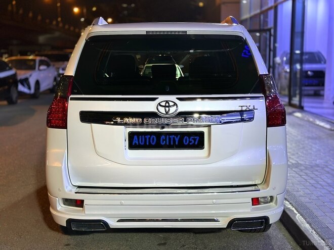 Toyota Land Cruiser Prado-6