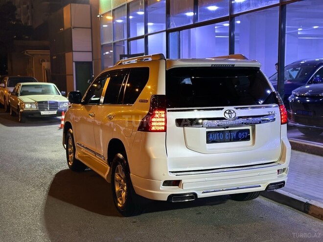 Toyota Land Cruiser Prado-8