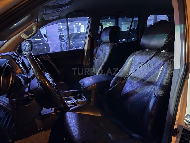 Toyota Land Cruiser Prado-13
