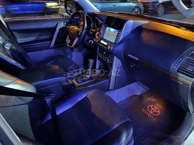 Toyota Land Cruiser Prado-10