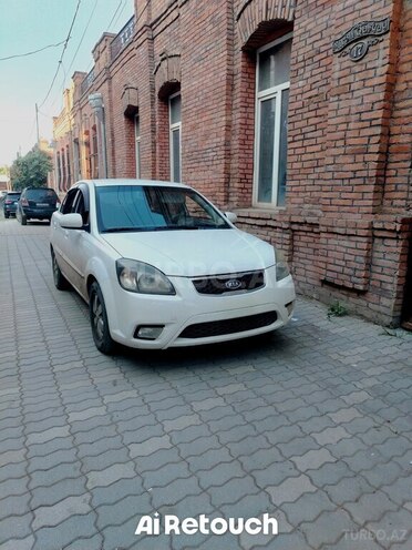 Kia Rio 2011, 376,500 km - 1.4 л - Gəncə