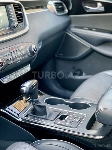 Kia Sorento-17