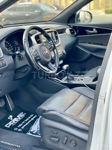 Kia Sorento-19