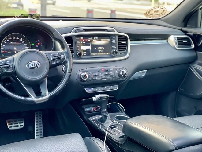 Kia Sorento-14